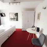 Gasthuis Villa Zosienka - Free Parking - Blisko Forum & Stare Miasto 3*